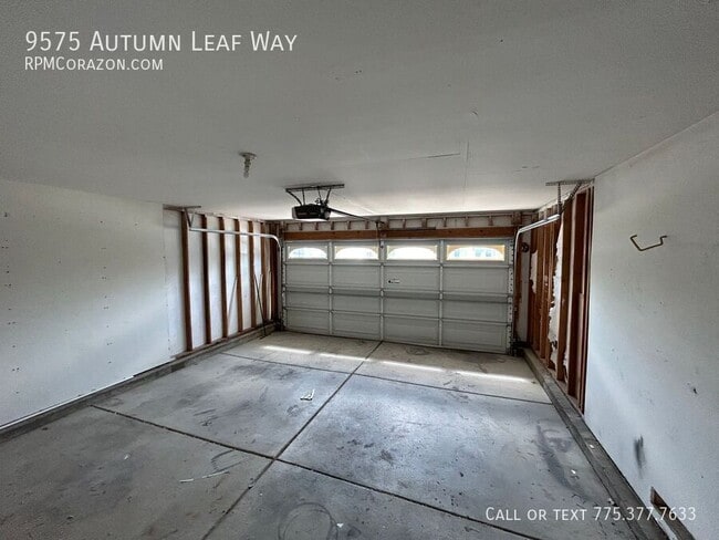Building Photo - 9575 Autumn Leaf Way