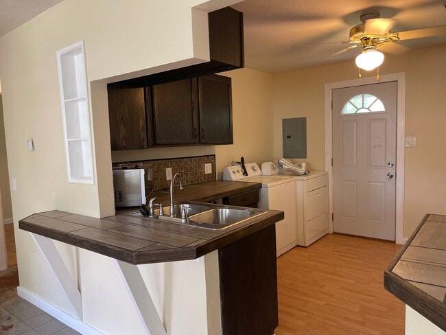 Primary Photo - Cozy 2 bedroom remodeled home