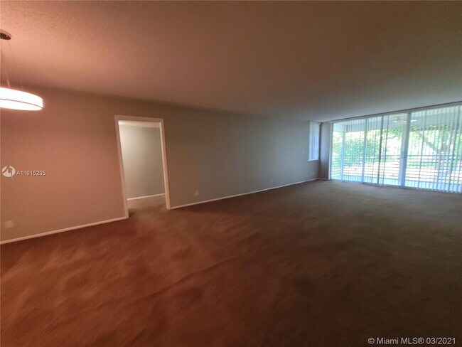 Building Photo - 4261 W Palm Aire Dr