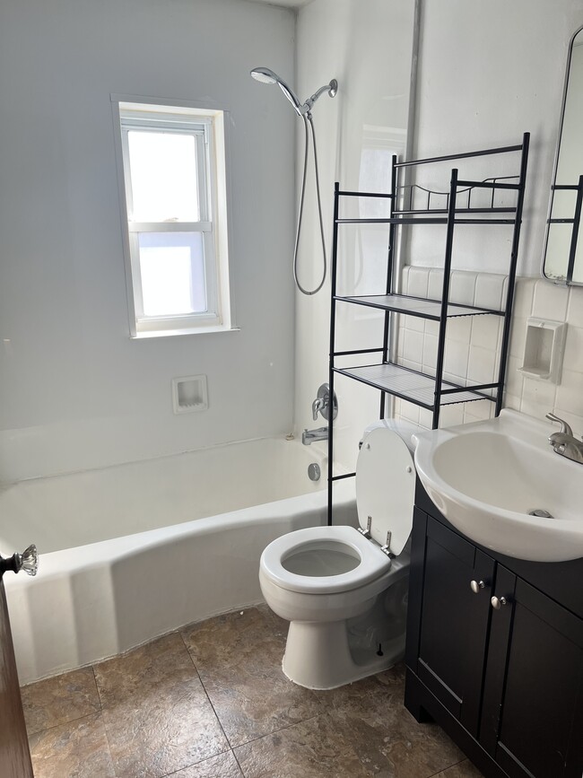 bathroom - 5168 Highview Dr