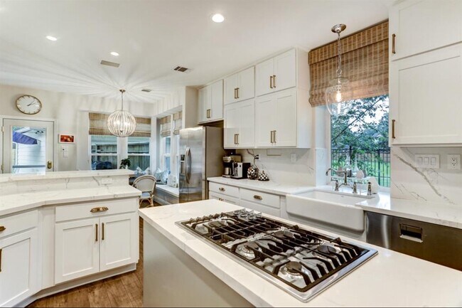 Building Photo - 5523 Island Breeze Dr