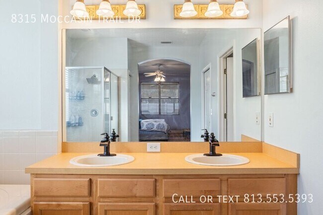 Building Photo - 8315 Moccasin Trail Dr