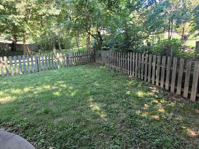 Building Photo - 3 Bedroom 2.5 Bathroom Home