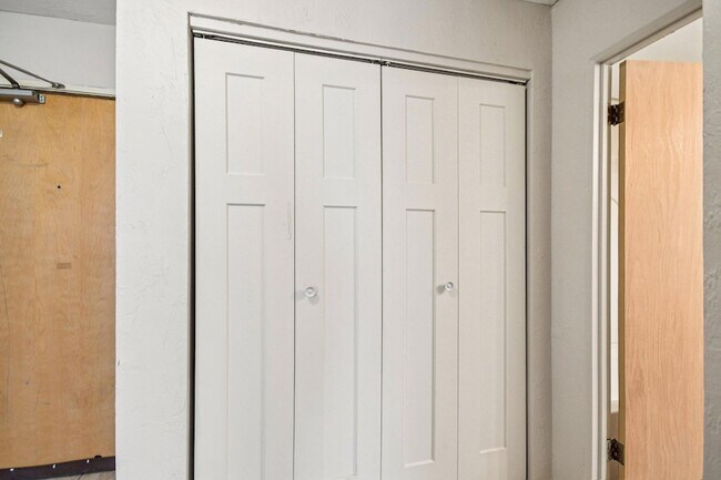 Building Photo - 2525 3rd Ave S