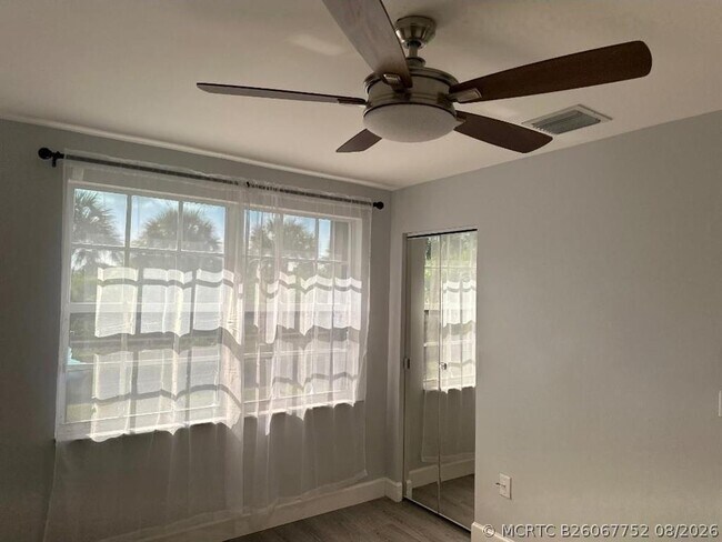 Building Photo - 4151 Eastridge Cir