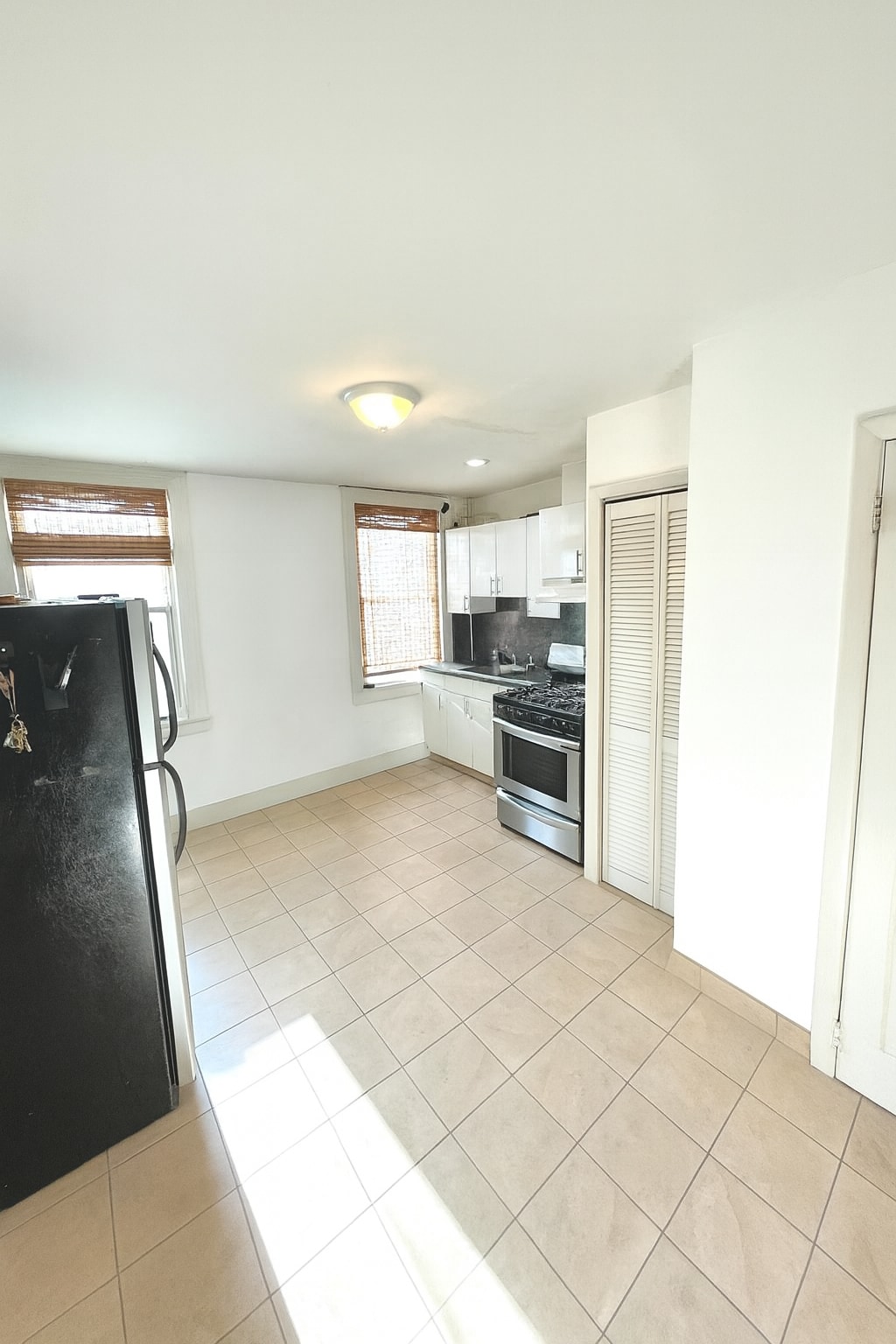 Kitchen - 85 Laidlaw Ave