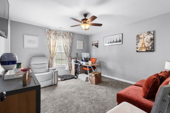 Building Photo - Stunning 4-Bedroom Home for Rent in Hampton Hills!