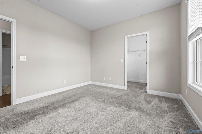 Building Photo - 104 Erskin Parcus Dr