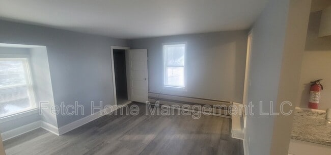 Building Photo - 3 N Main St