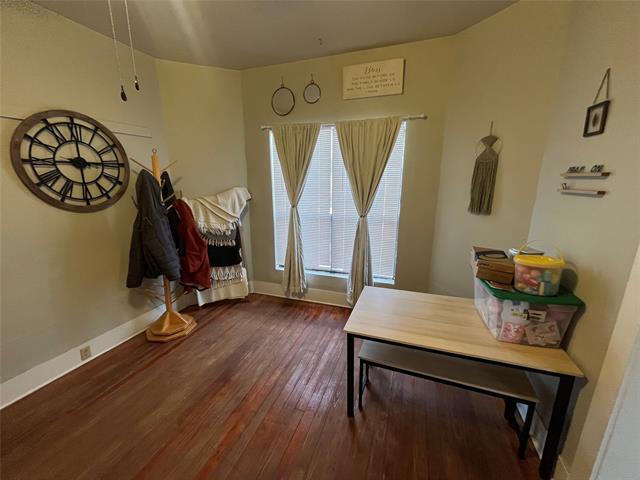 Building Photo - 684 N Graham St