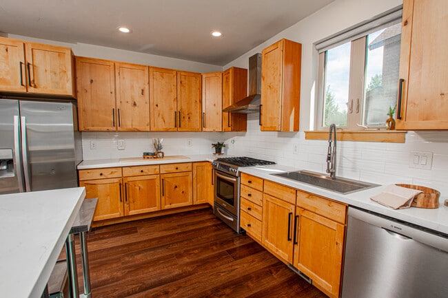 Building Photo - 12 Sky Mountain
