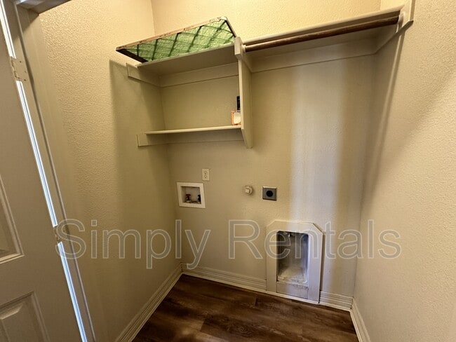 Building Photo - Baylor 501 - 1