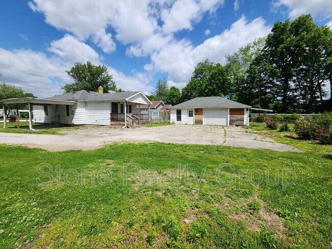 Building Photo - 1440 S Brown Ave