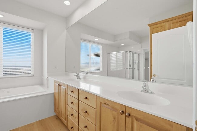 Building Photo - 3 Bedroom Draper Home