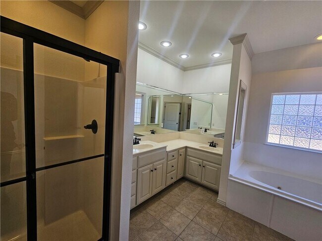 Building Photo - 2311 S Mont Blanc Ave