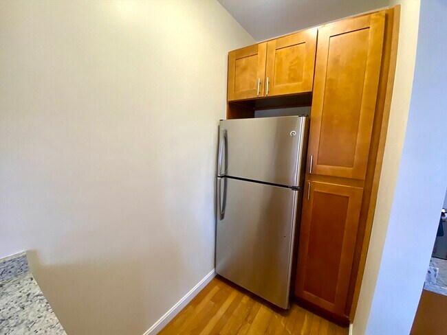 Building Photo - 24 Clyde Rd