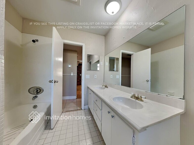 Building Photo - 4710 Madison St