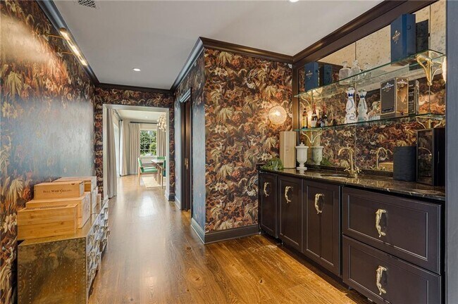Building Photo - 3612 Castlegate Dr NW