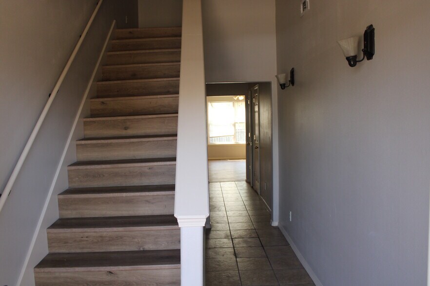 Building Photo - 4111 SW Shadowrock Pl
