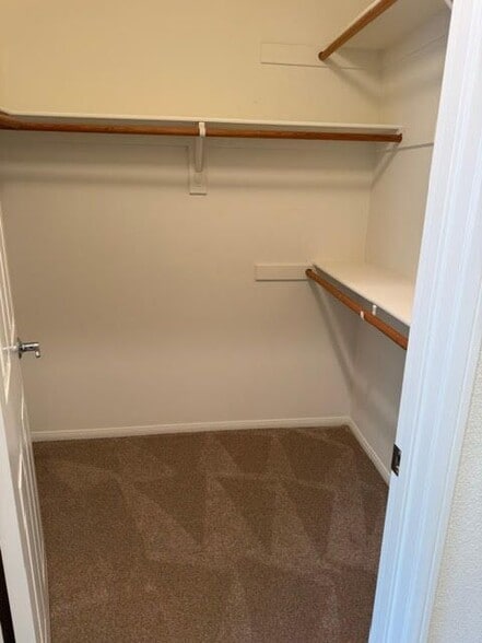 Building Photo - 14882 Meridian