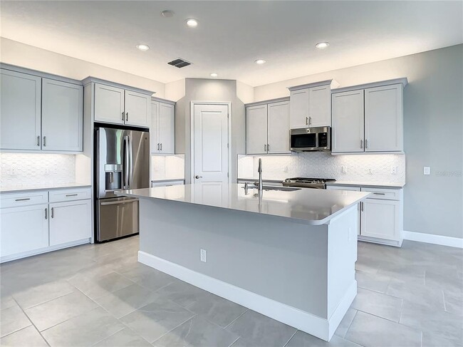 Building Photo - 4861 Sevilla Shores Dr