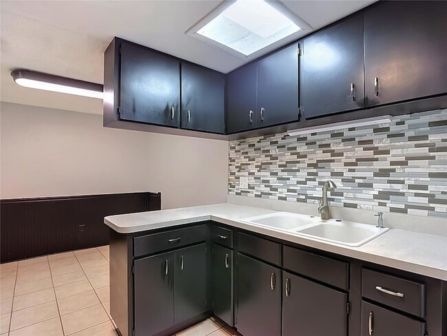 Building Photo - 7916 Woodgrove Cir