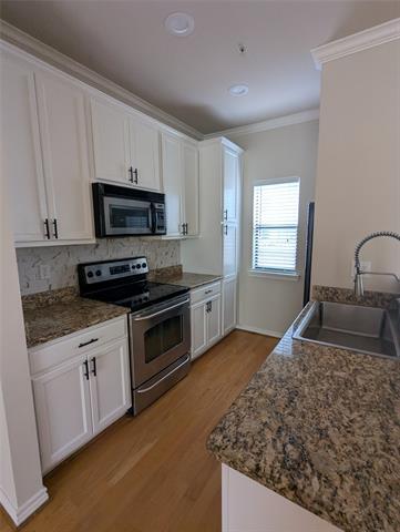 Building Photo - 2415 Stutz Dr