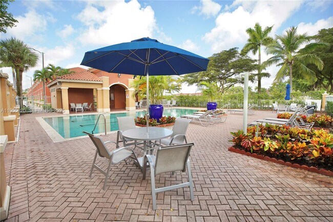 Building Photo - 6101 NW 114th Ct