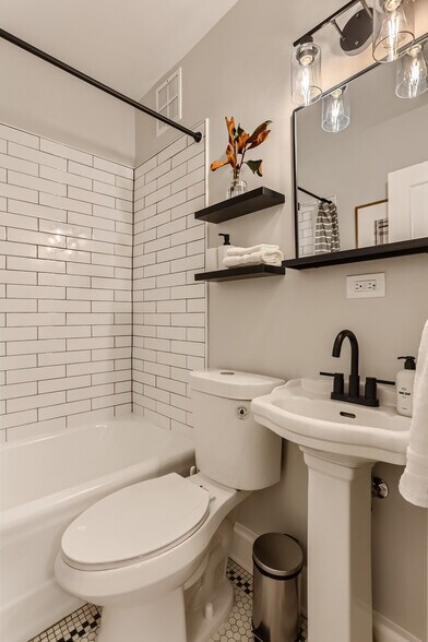 Building Photo - 1666 Detroit St