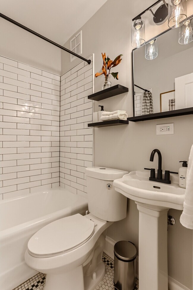 Building Photo - 1666 Detroit St