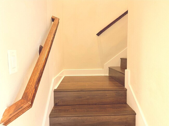 Building Photo - 29015 Davenport Dr