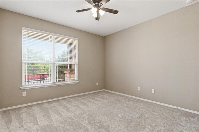 Building Photo - 1006 Toltec Trail