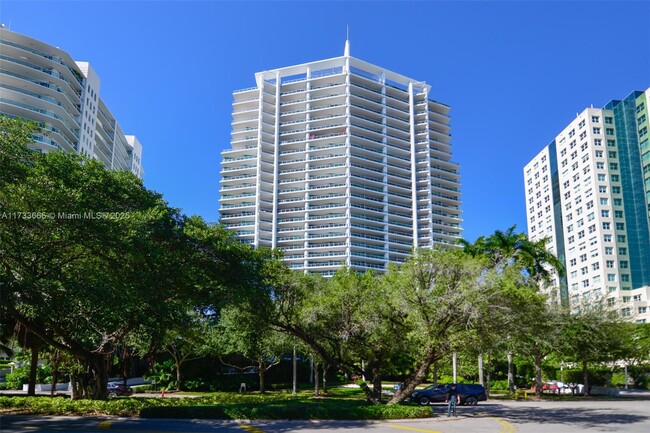 Building Photo - 2627 S Bayshore Dr