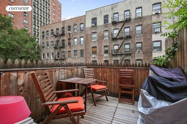 Building Photo - 175 W 88th St