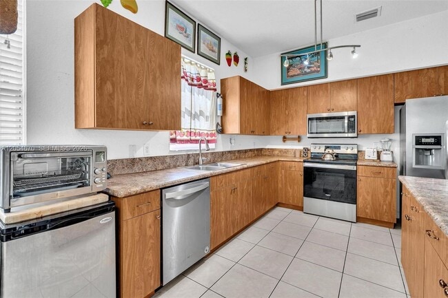 Building Photo - 14044 SW 54th St