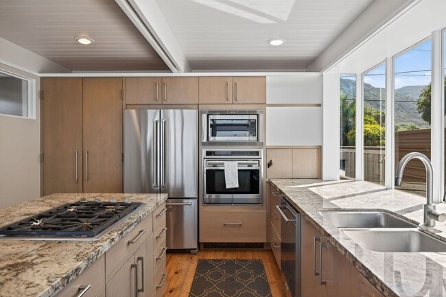 Building Photo - 5432 Rincon Beach Park Dr
