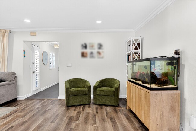 Building Photo - 6257 Bluebell Ave