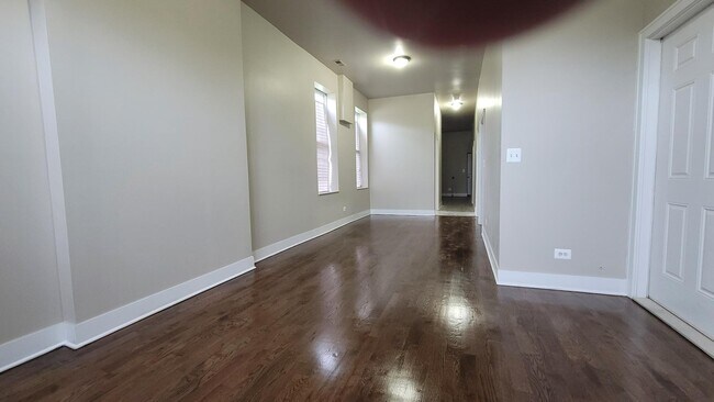 Building Photo - 1656 S Hamlin Ave