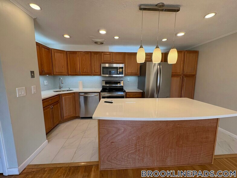 Building Photo - 50 Green St