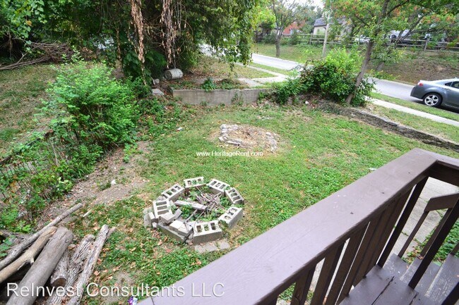 Building Photo - 3 br, 1 bath House - 4300 W Eighth St
