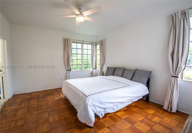 Building Photo - 85 S Hibiscus Dr
