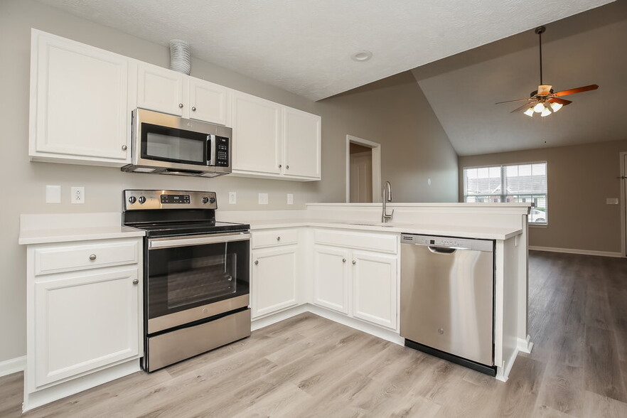Building Photo - 3157 Holsted Dr