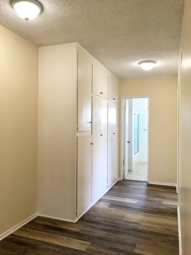Building Photo - 4441 W 134th St