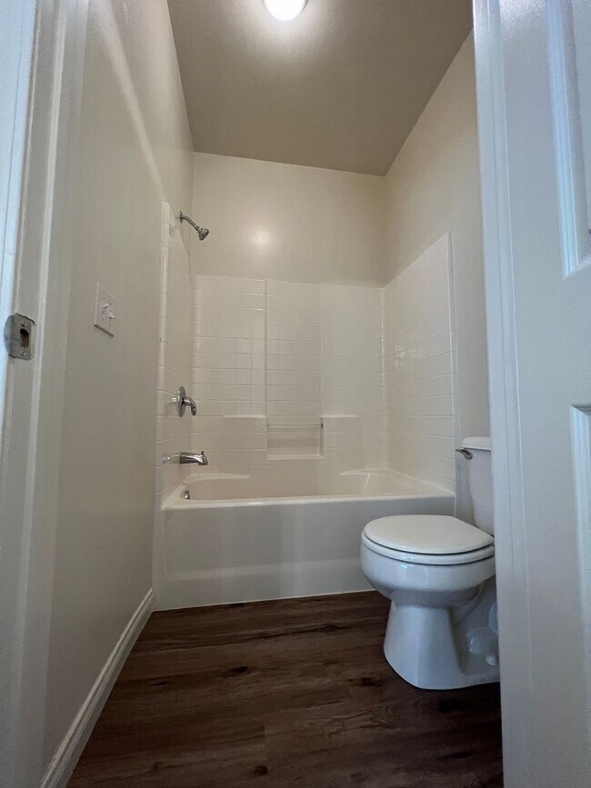Building Photo - 717 Meadow Grove Ct