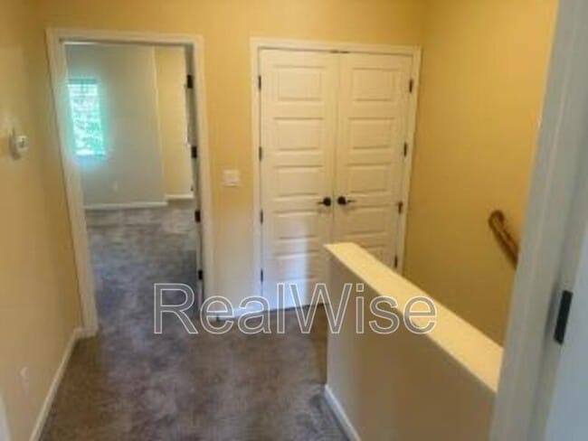 Building Photo - 1709 SE Softwood Way