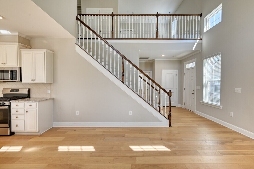 Building Photo - 335 Acorn Hollow Pl