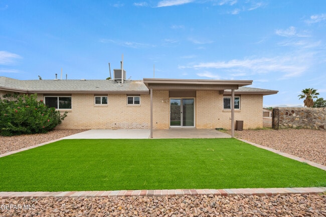 Building Photo - 7139 Orizaba Ave