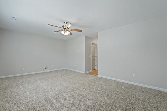 Building Photo - 10 Brown Thrasher Ct