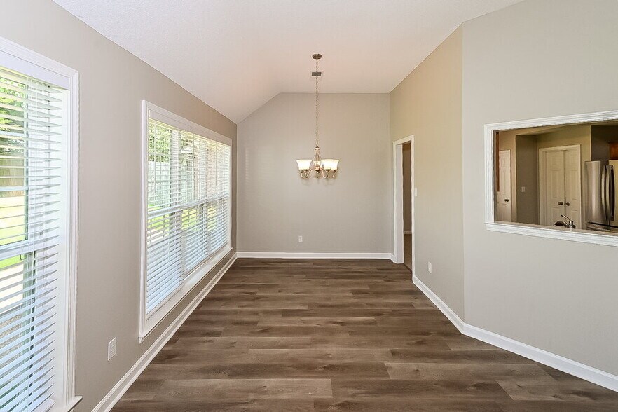 Building Photo - 7753 Meadow Ridge Ln