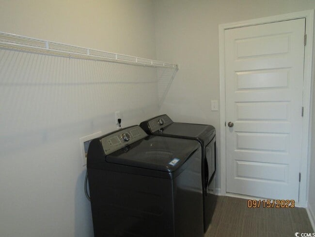Building Photo - 905 Vernal Pl